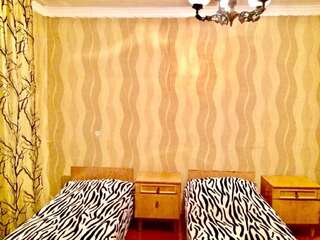 Гостевой дом Hotel Kazbegi 1 Степанцминда Трехместный номер с основными удобствами-18